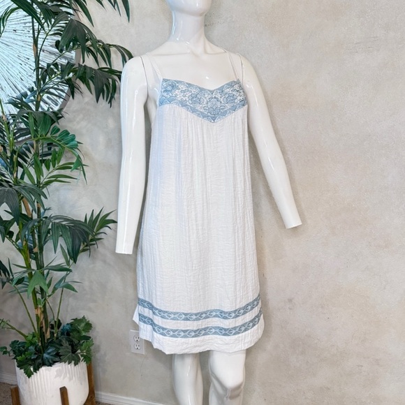 BCBGMaxAzria Dresses & Skirts - BCBGMaxAzria Dress Swim Cover Up Sz L